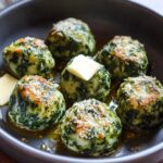 Südtiroler Spinatknödel mit Butter und Parmesan